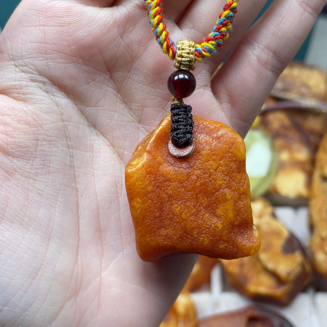 琥珀珠宝奇石未镶嵌