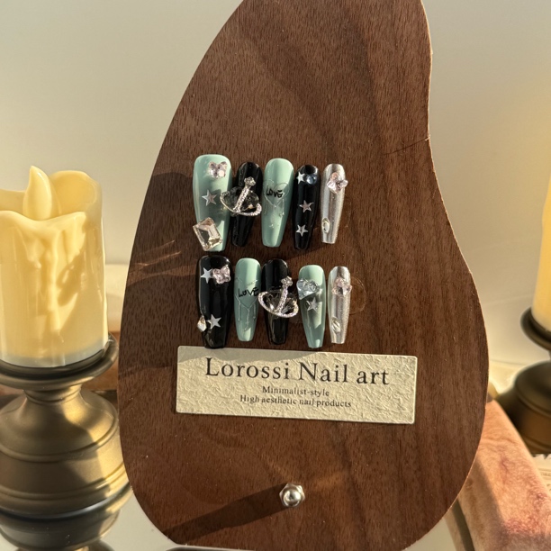 “y2k又甜又酷”高级黑加薄荷奶绿色穿戴甲