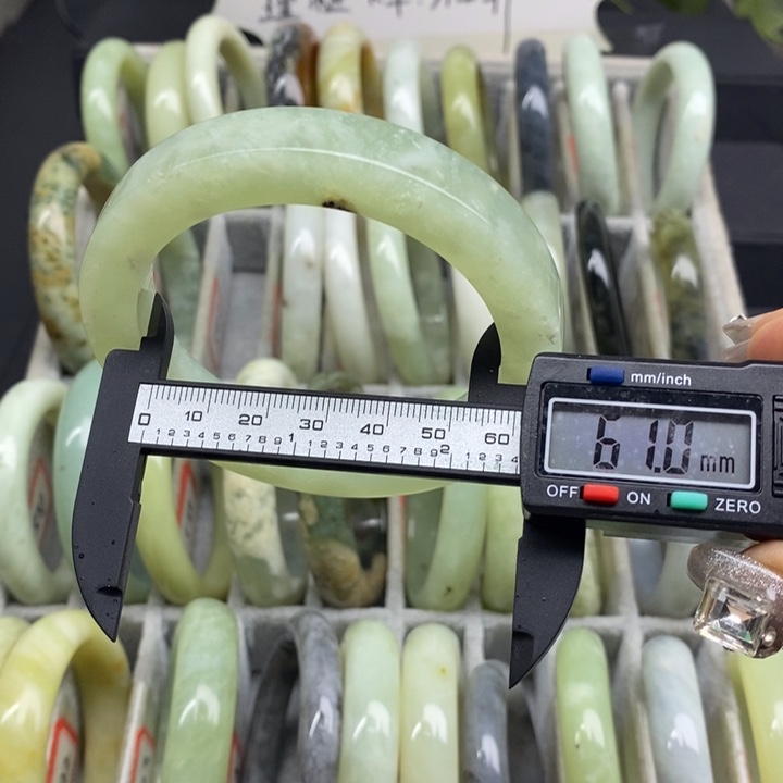 蛇纹石玉手镯543未镶嵌