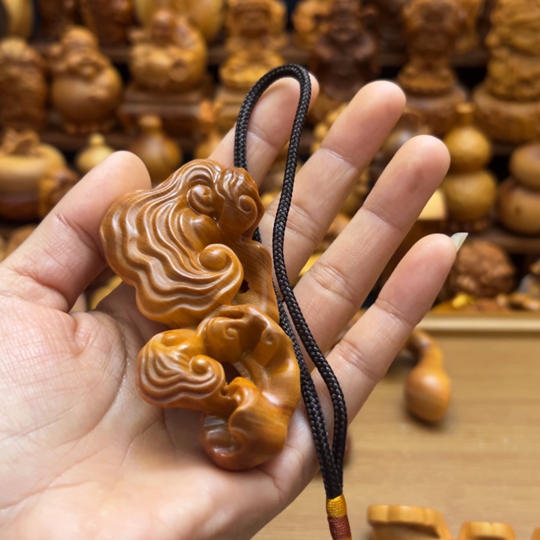 闪***电柏木（崖柏）如意手把件