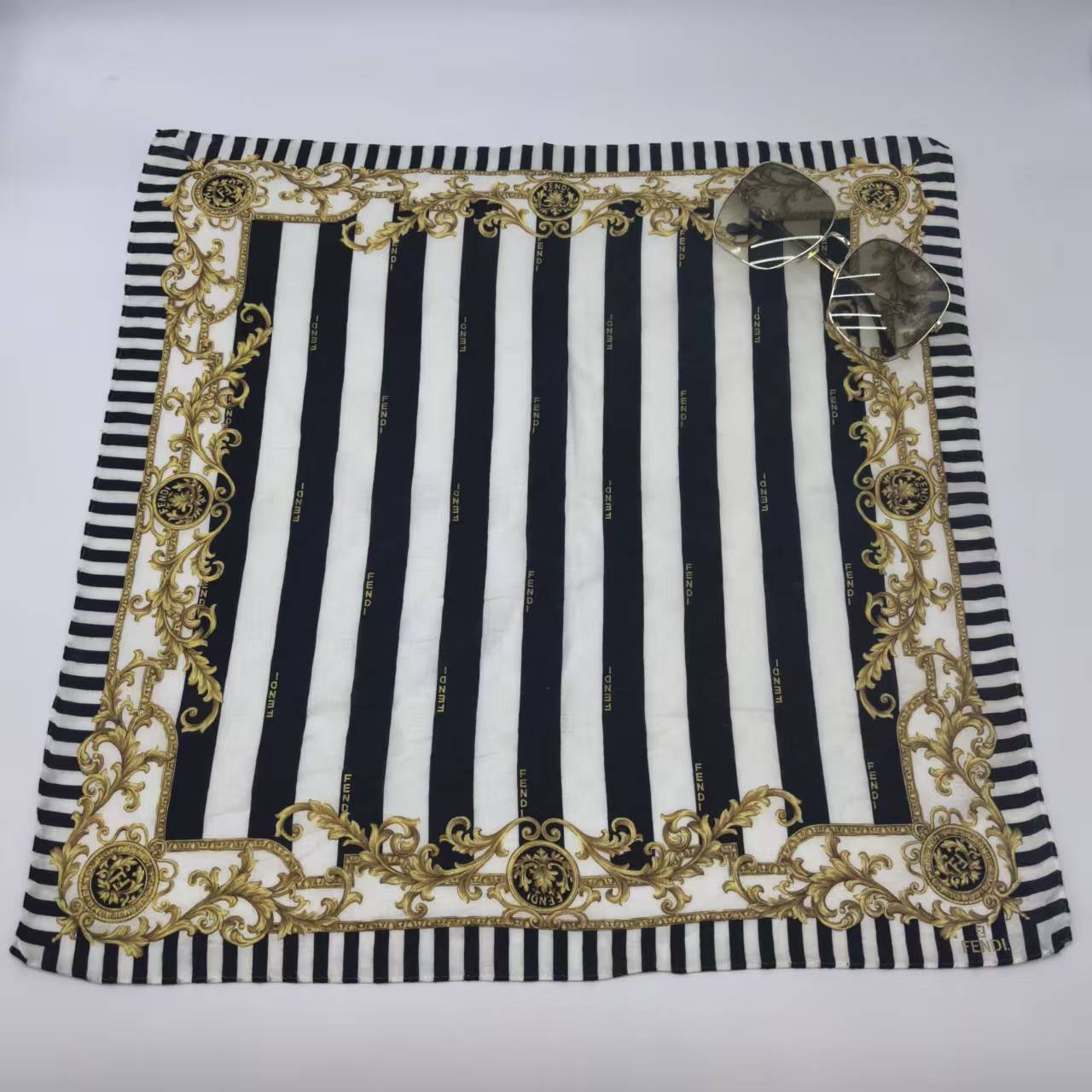 95新 FENDI/芬迪 海囤/芬迪/丝巾/yy13754