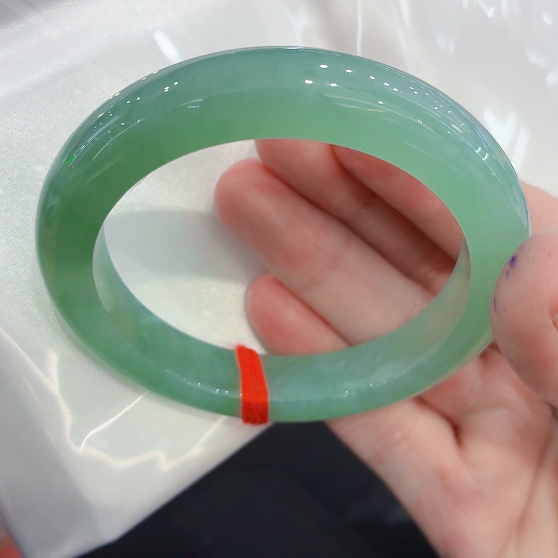 翡翠未镶嵌手镯翡翠55-56圈口（强推）