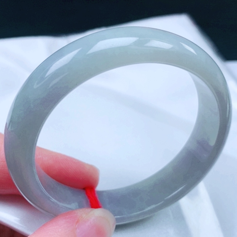 【闪购商品】翡翠手镯未镶嵌54贵妃镯