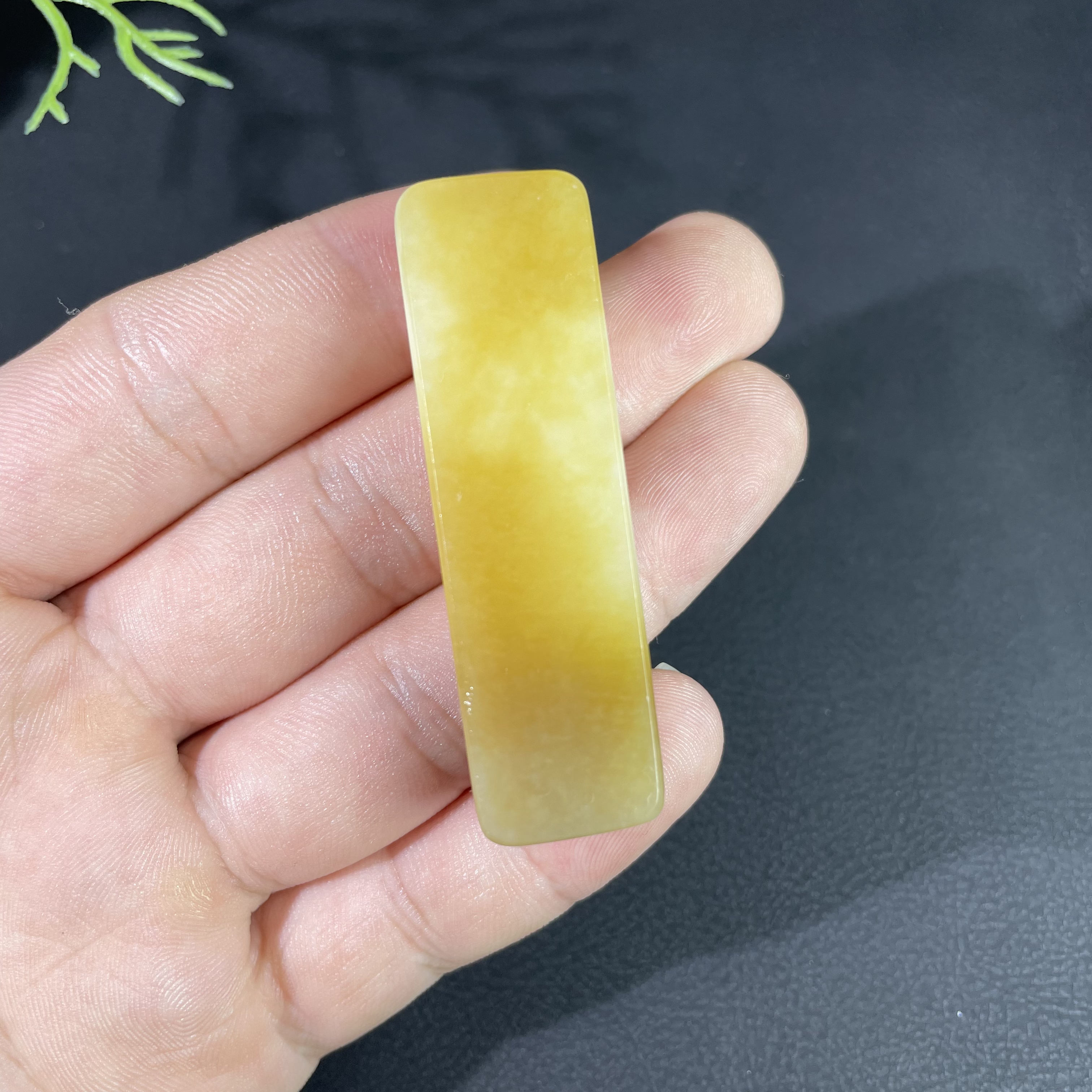 天然和田玉且末糖长条糖白无事牌吊坠