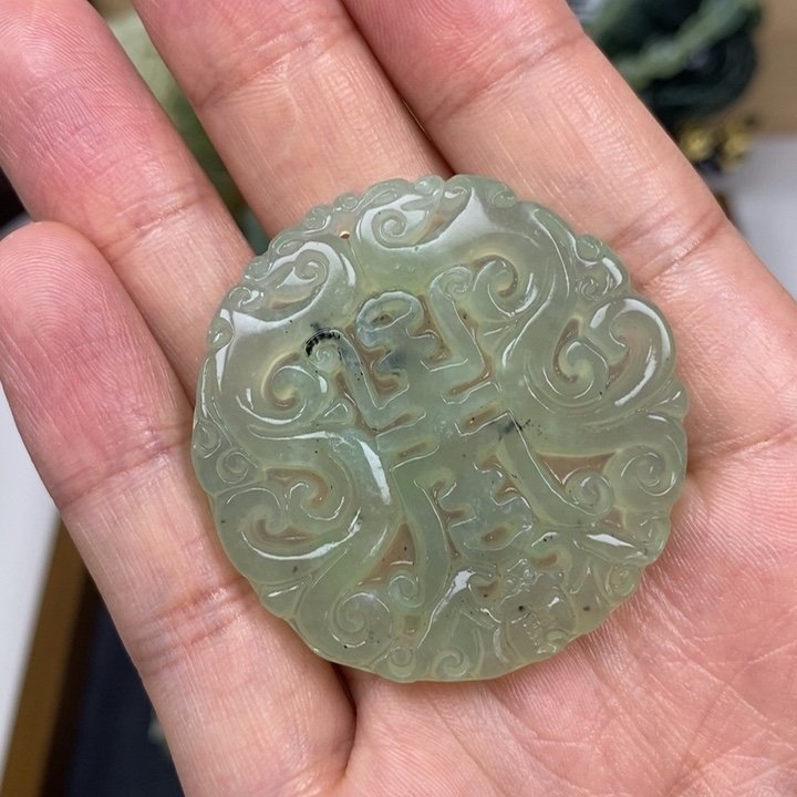 小***虎蛇纹石玉未镶嵌颈饰