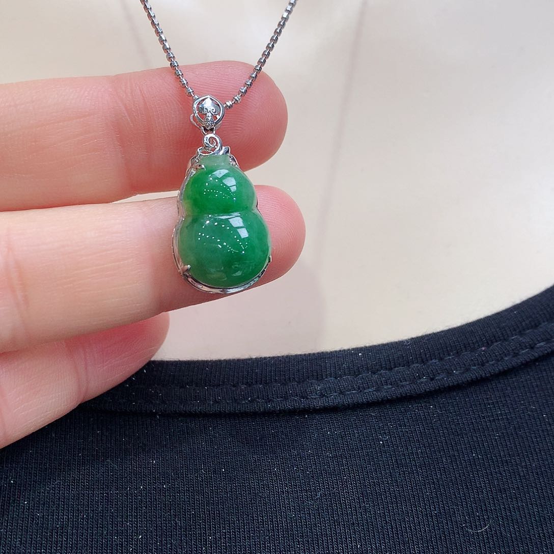 翡翠颈饰18K金镶嵌葫芦