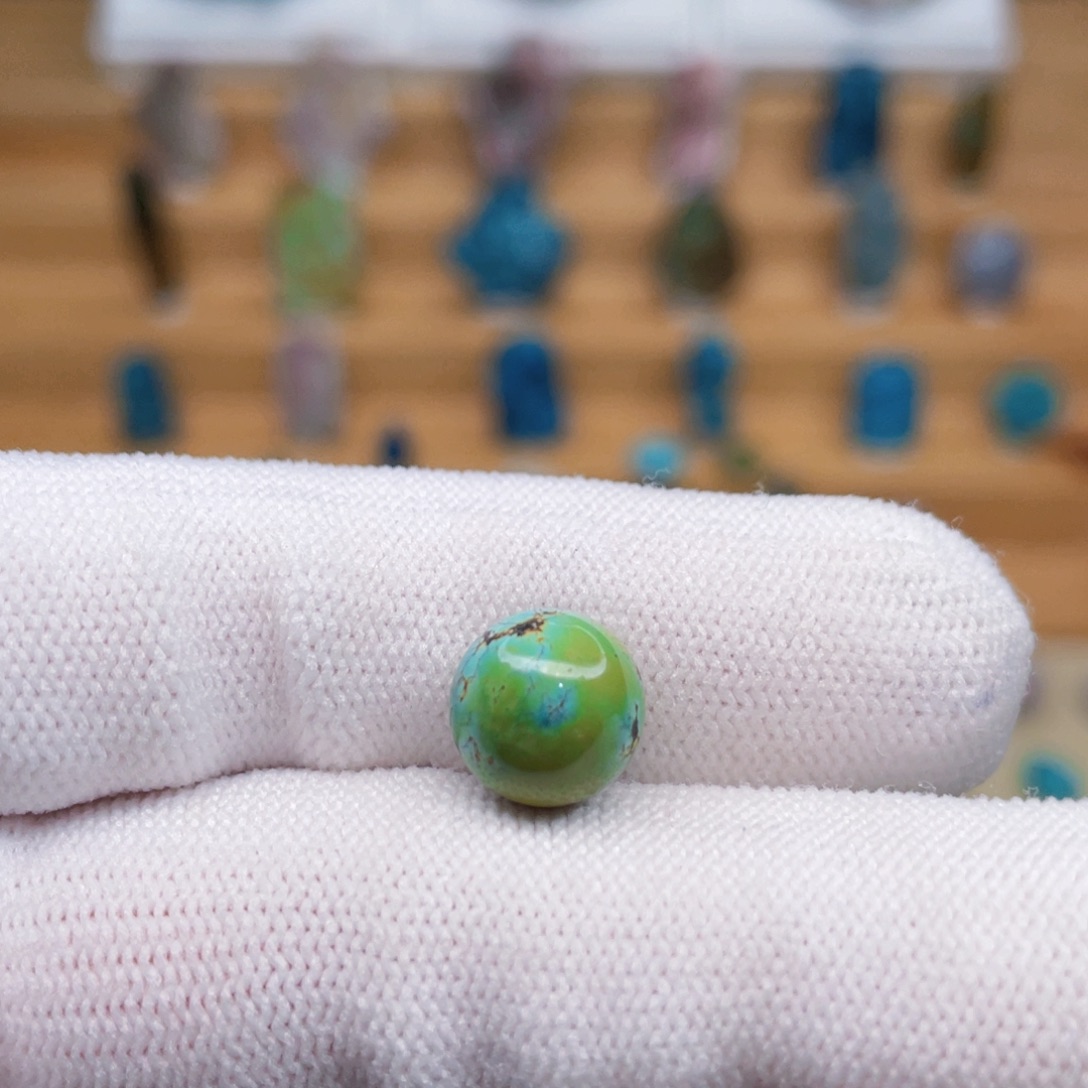 绿松石未镶嵌颈饰