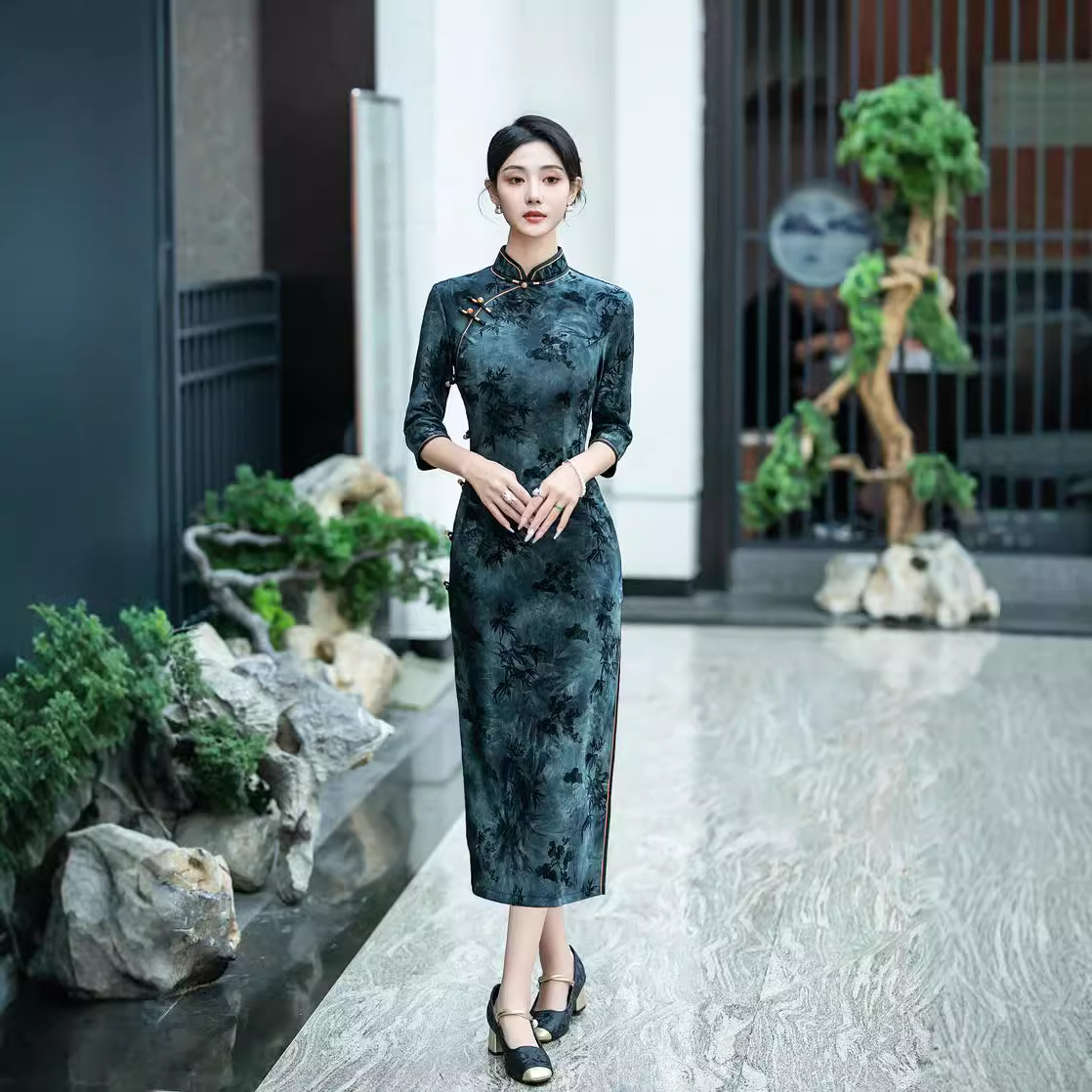 旗袍2025年新款复古老上海气质长款扎染植绒提花中袖古典韵味日常