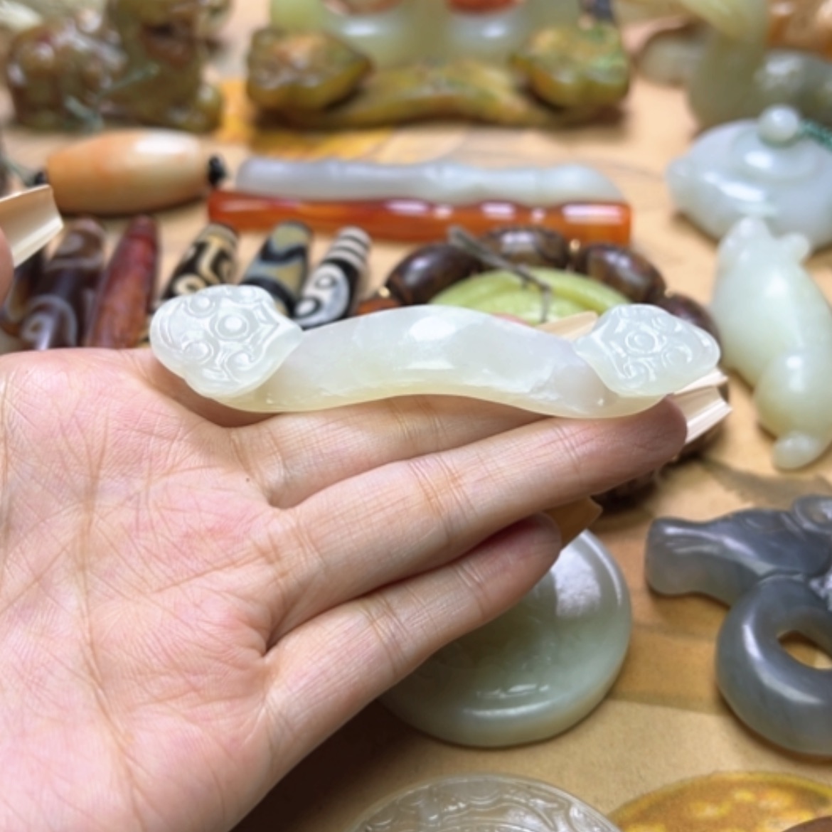 【闪购商品】蛇纹石玉颈饰未镶嵌