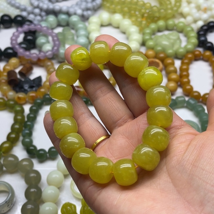 蛇纹石玉手串未镶嵌