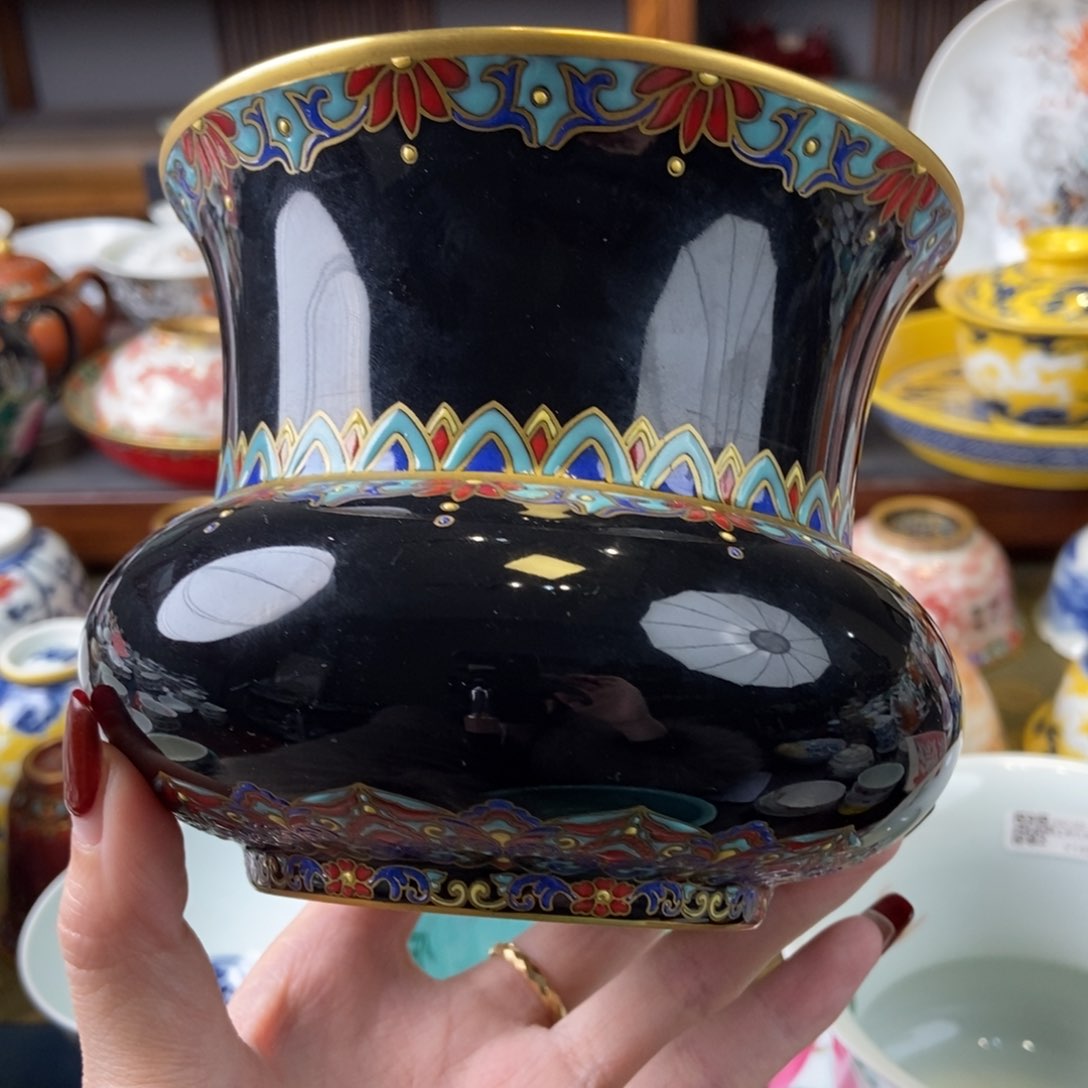 陶瓷艺术家的作品是一种