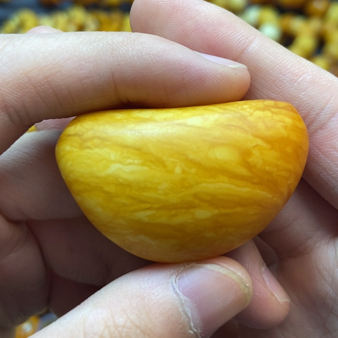 蜜蜡未镶嵌珠宝奇石