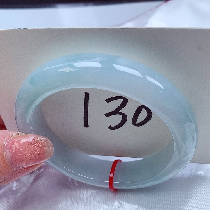 翡翠手镯未镶嵌翡翠