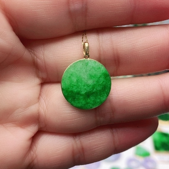 翡翠颈饰18K金镶嵌挂件