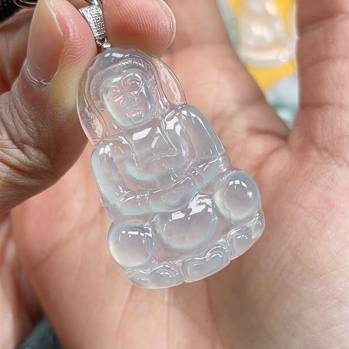 翡翠挂件18K金镶嵌观音