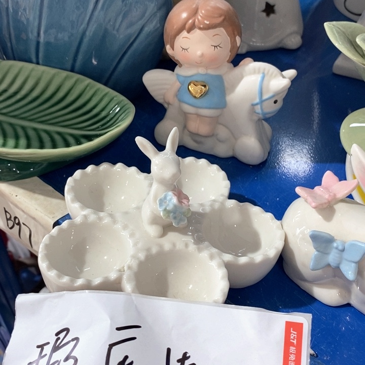 摆件陶瓷树脂材料