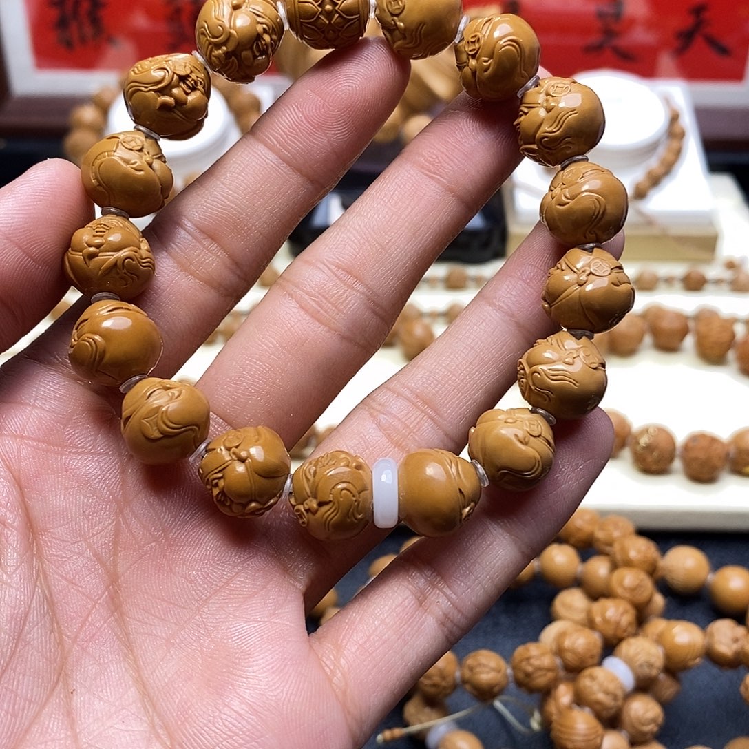 猴头核桃吊坠可爱财神