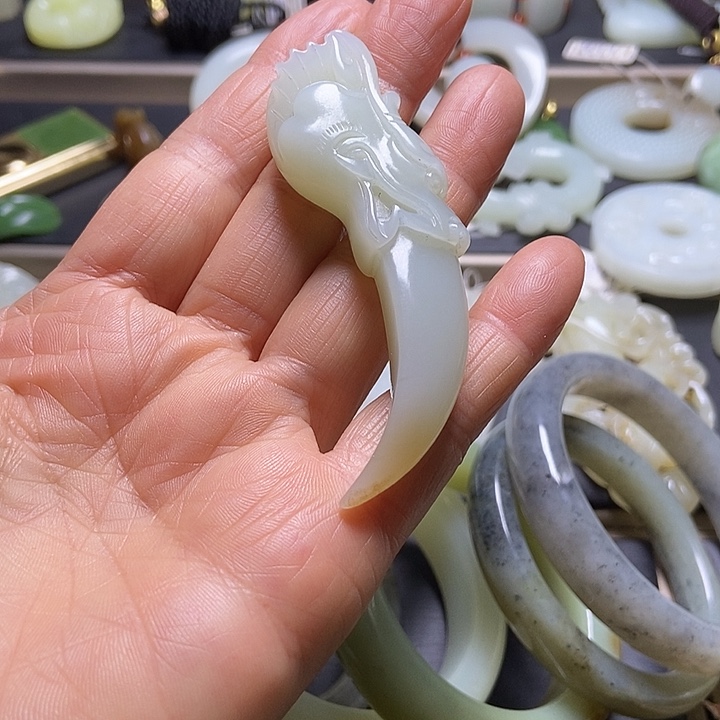 和田玉未镶嵌挂件