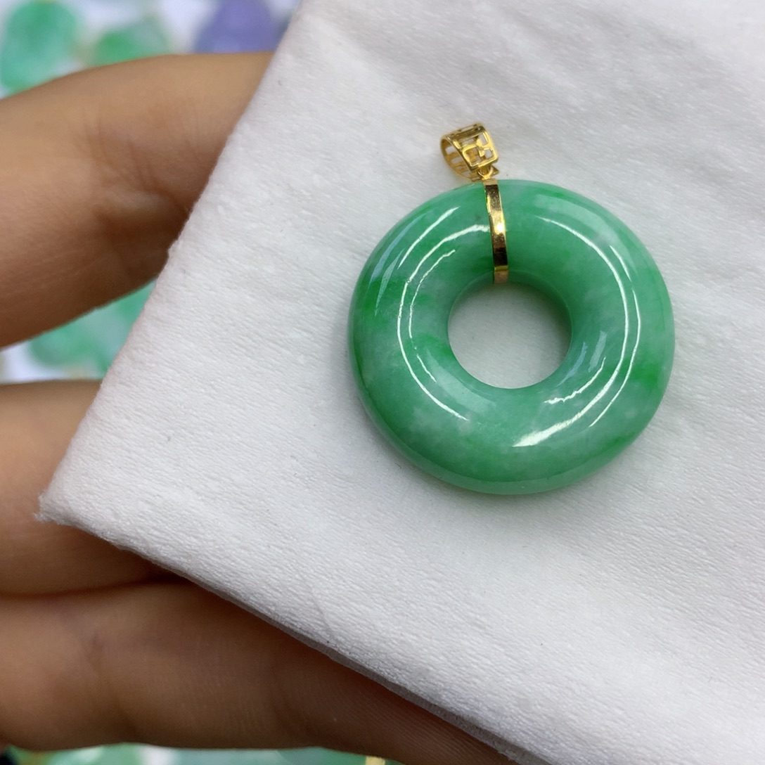 翡翠18K金镶嵌颈饰