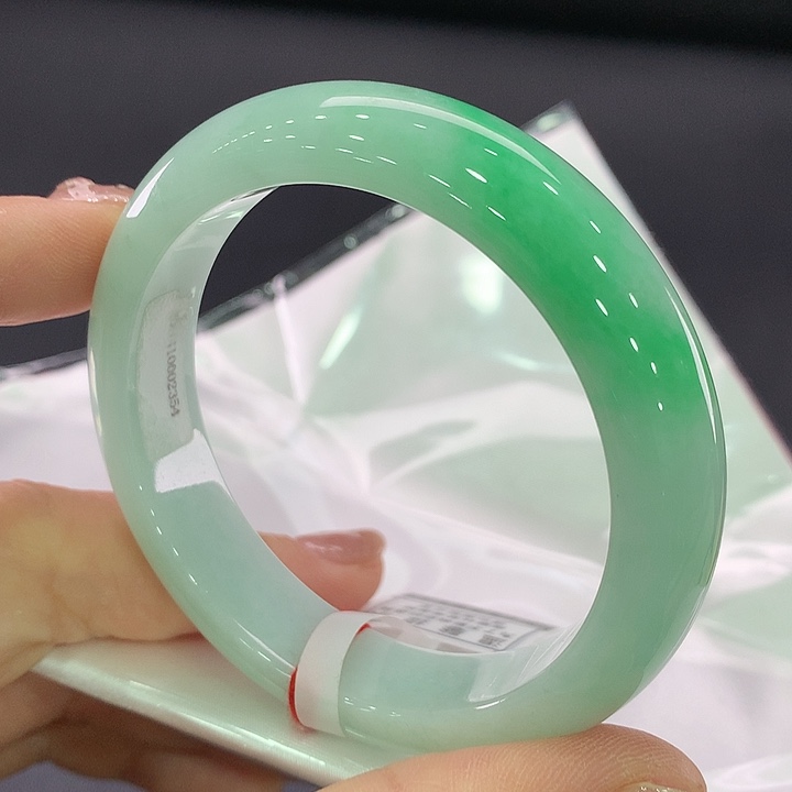 翡翠手镯未镶嵌正圈55