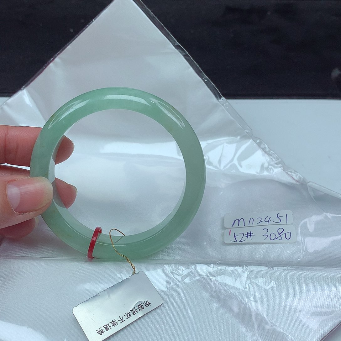 翡翠手镯未镶嵌52圈451