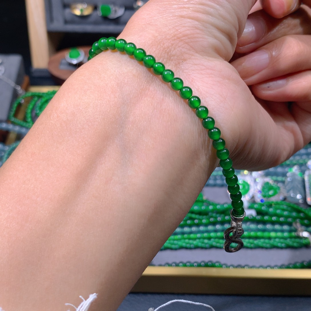 翡翠手链未镶嵌天然翡翠