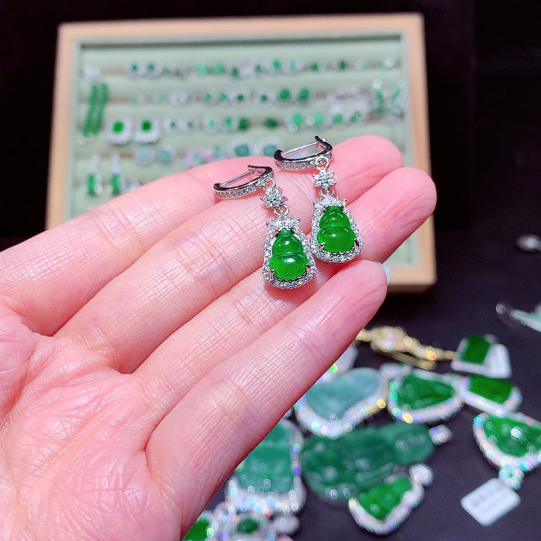 【闪购商品】翡翠吊坠(不含链)未镶嵌