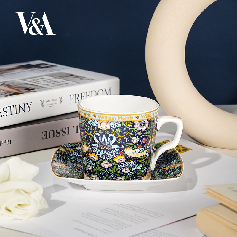 【好礼物 物兮物】VA博物馆威廉莫里斯草莓小偷骨瓷杯碟套装礼盒咖