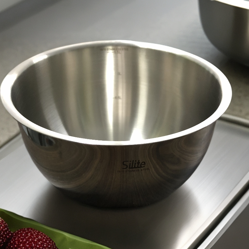 喜家，口径16cm（小号）沙拉盆一个。容量1.5L、高度10.5cm