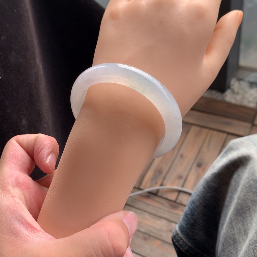 翡翠未镶嵌手镯50号54.8有包容