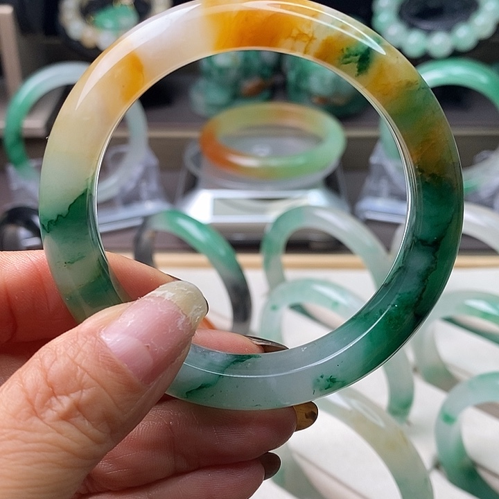 石英质玉（非洲翠）未镶嵌手镯