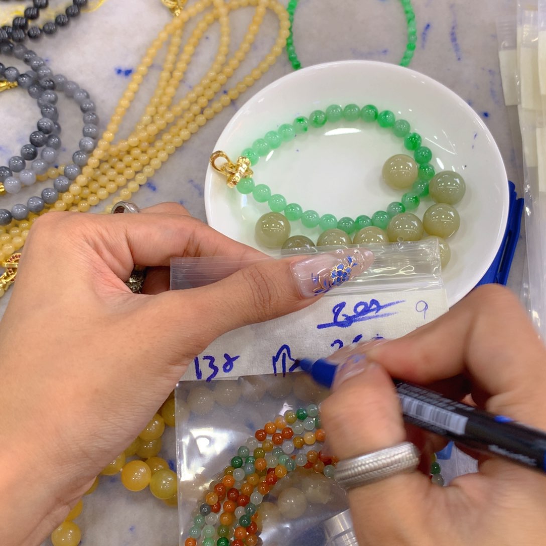 未镶嵌定制翡翠天然缅甸翡翠多样性