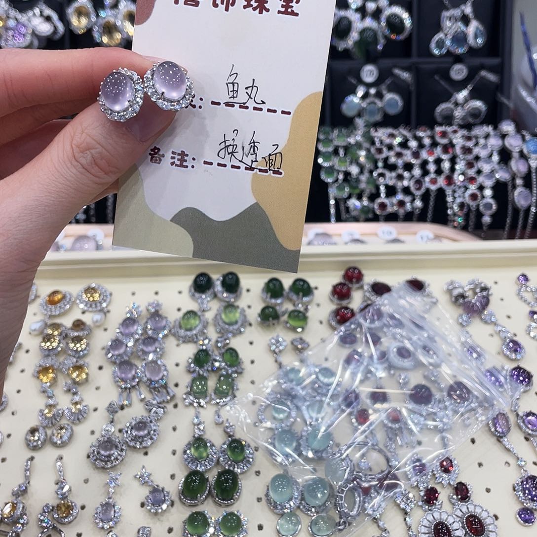 鱼***丸蛇纹石玉银S925镶嵌耳钉耳钉