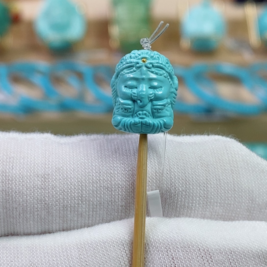 绿松石未镶嵌珠宝奇石