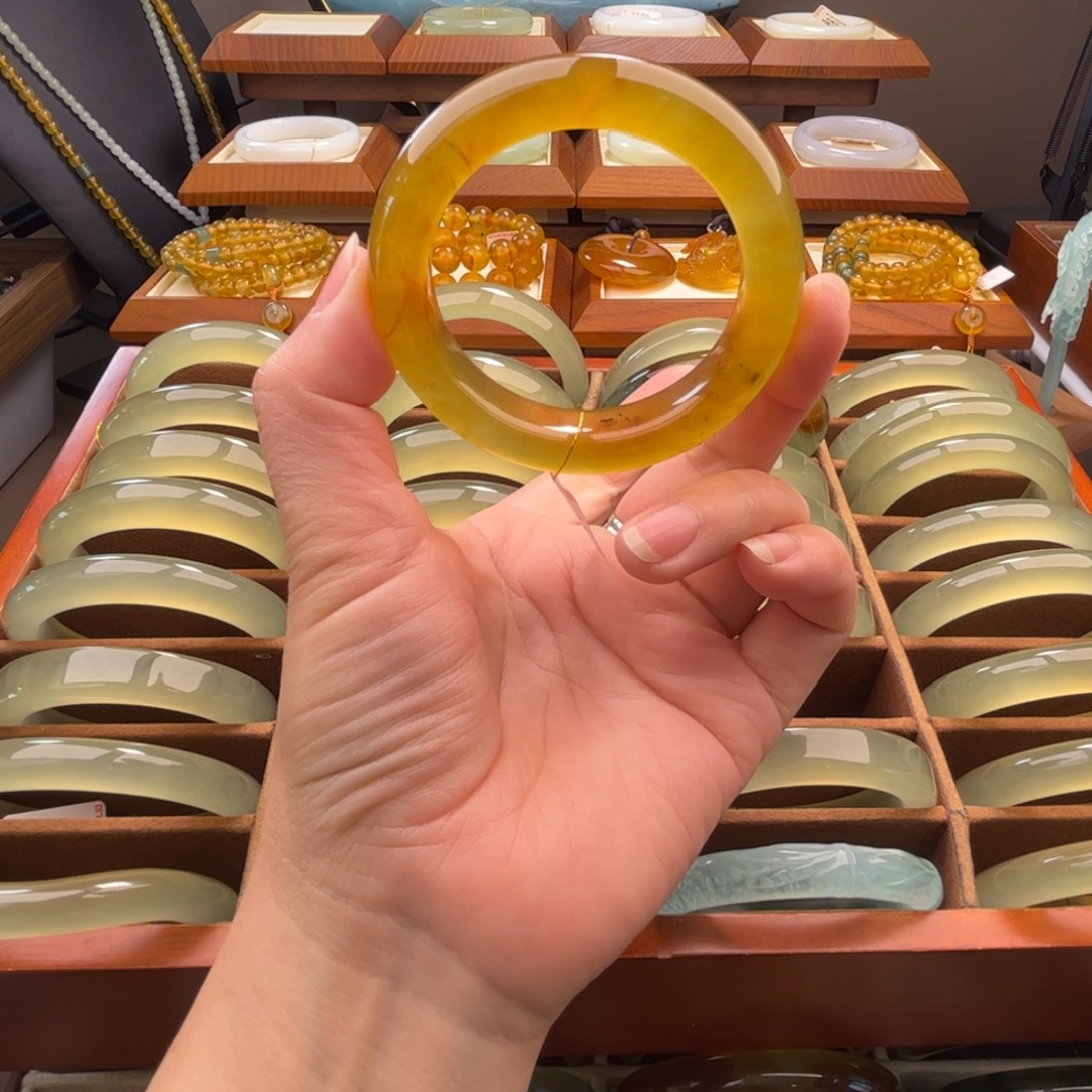 蛇纹石玉未镶嵌手镯56