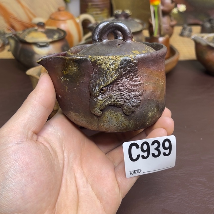 松岛弘手捻宝瓶备前烧作品