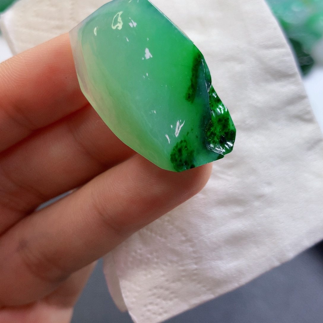 【闪购商品】翡翠吊坠(不含链)未镶嵌