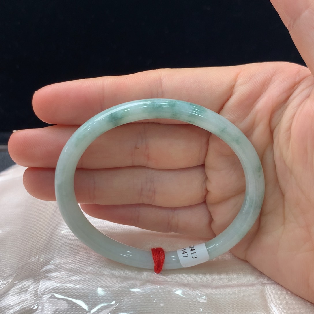 翡翠手镯未镶嵌缅甸A货翡翠 飘花 贵妃56 57
