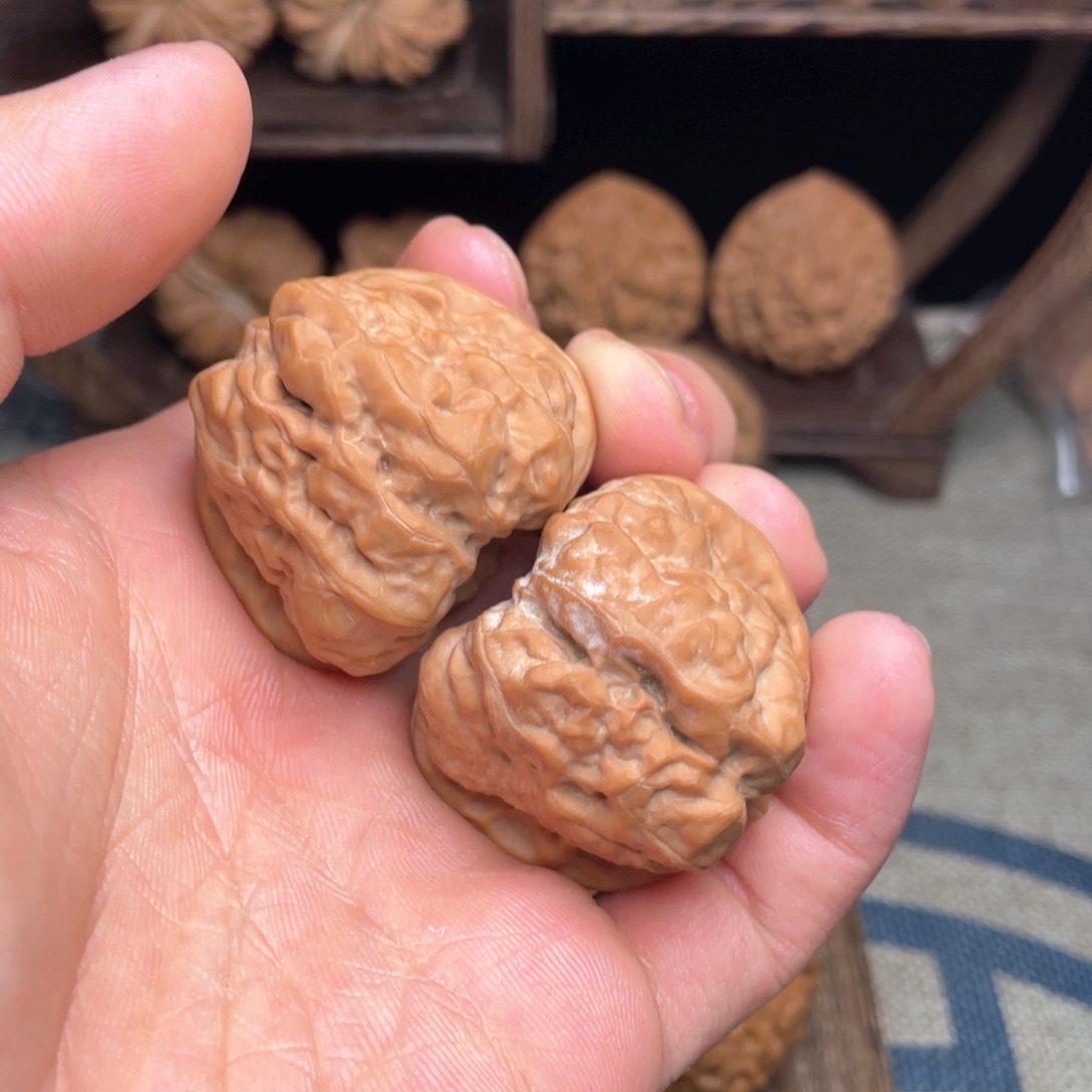 文玩核桃把件肉****系40毕业水晶蛤蟆头