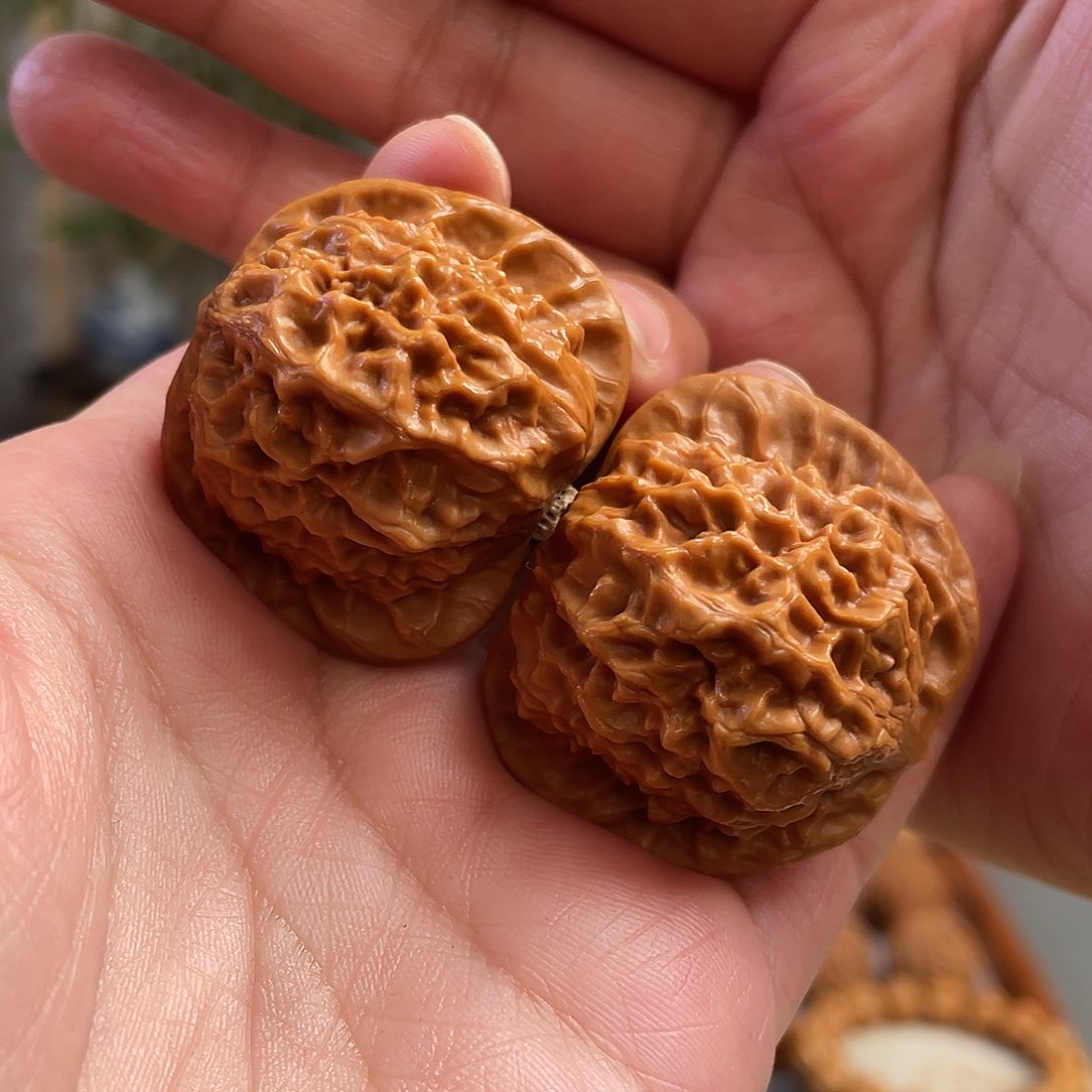 桃核把件40×39尺精修打底瓷娃娃CN35