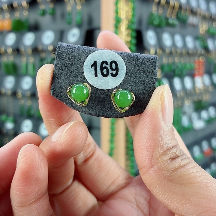 和田玉18K金镶嵌耳饰