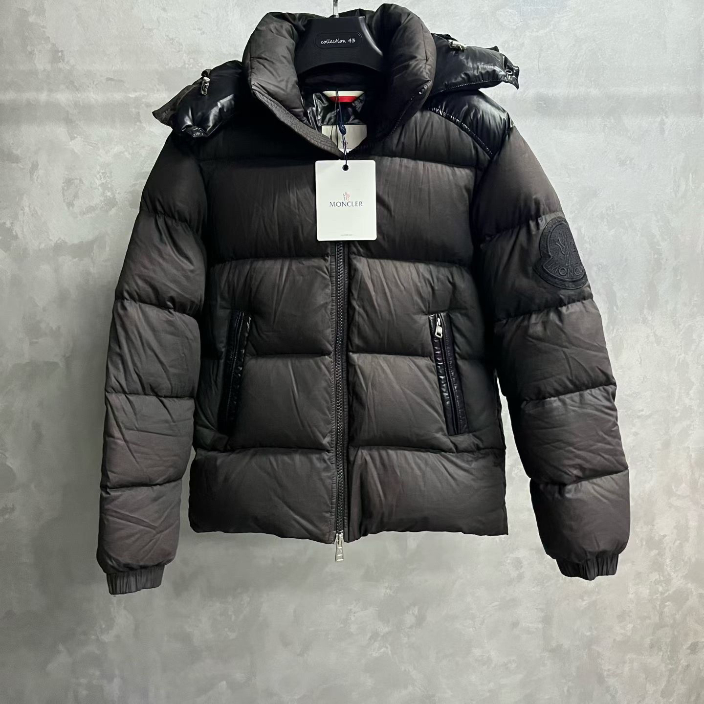 moncler棕色纯色填充连帽羽绒服/1