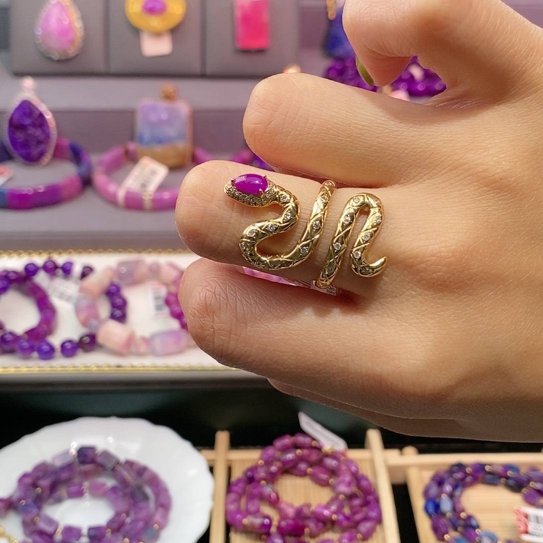 苏纪石（舒俱来）18K金镶嵌戒指