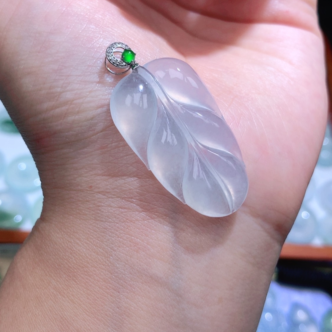 【闪购商品】翡翠颈饰18K金镶嵌叶子