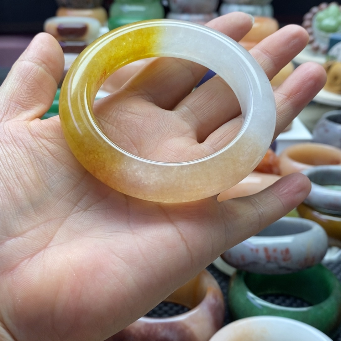 石英质玉未镶嵌手镯