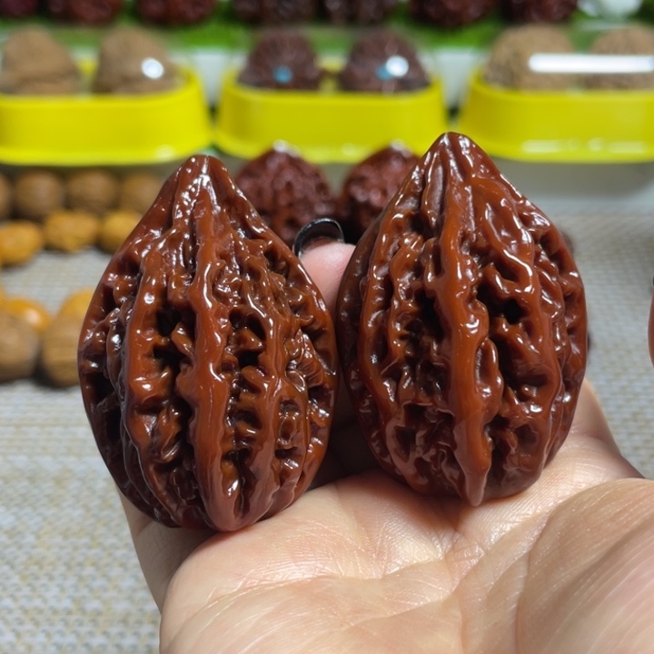 桃核把件柳叶秋子