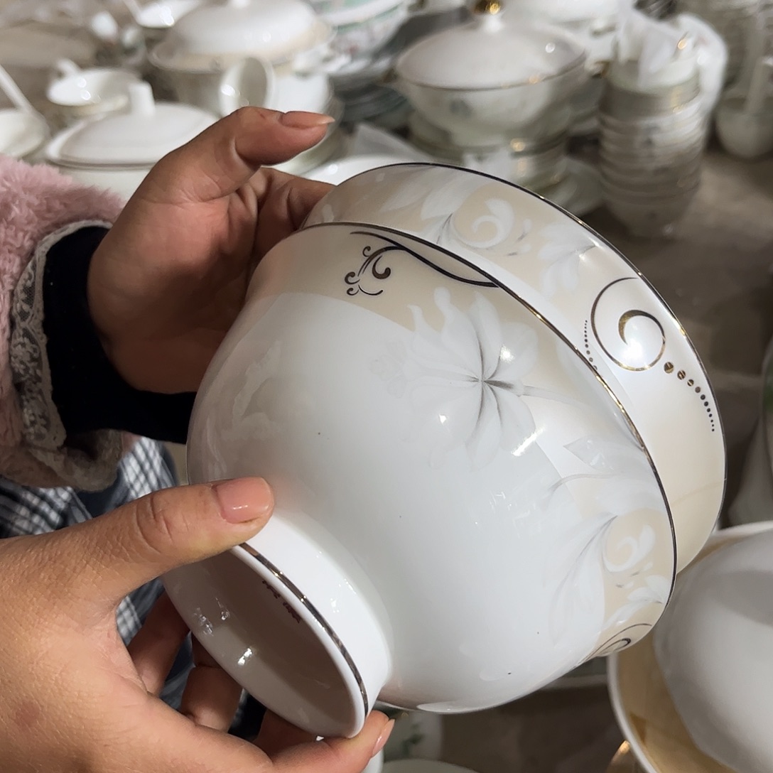 瓷片六寸面碗二个哇塞