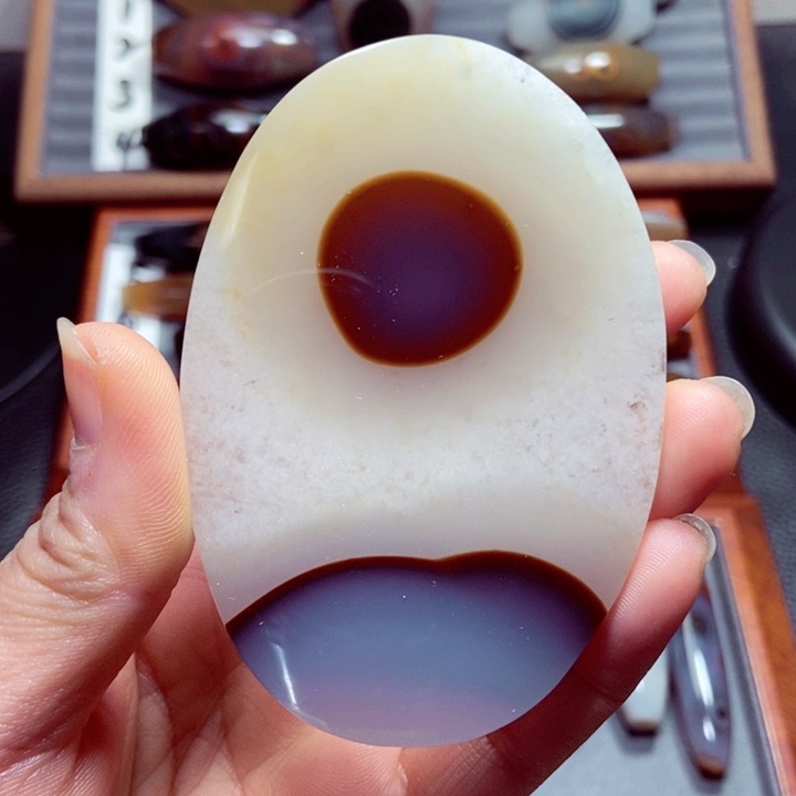 玛瑙/玉髓珠宝奇石未镶嵌梅*瑟