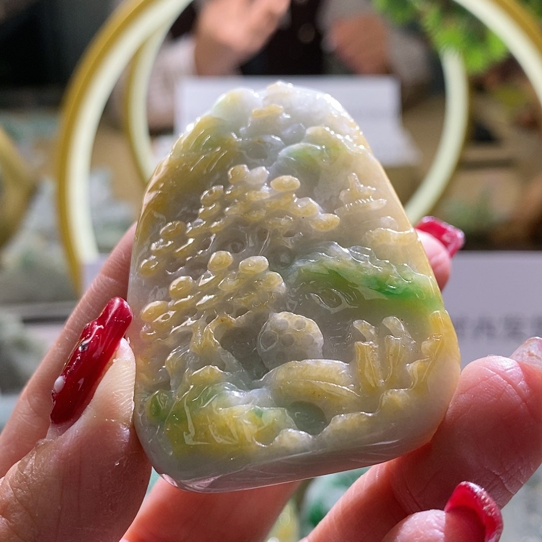 【闪购商品】翡翠颈饰未镶嵌山水