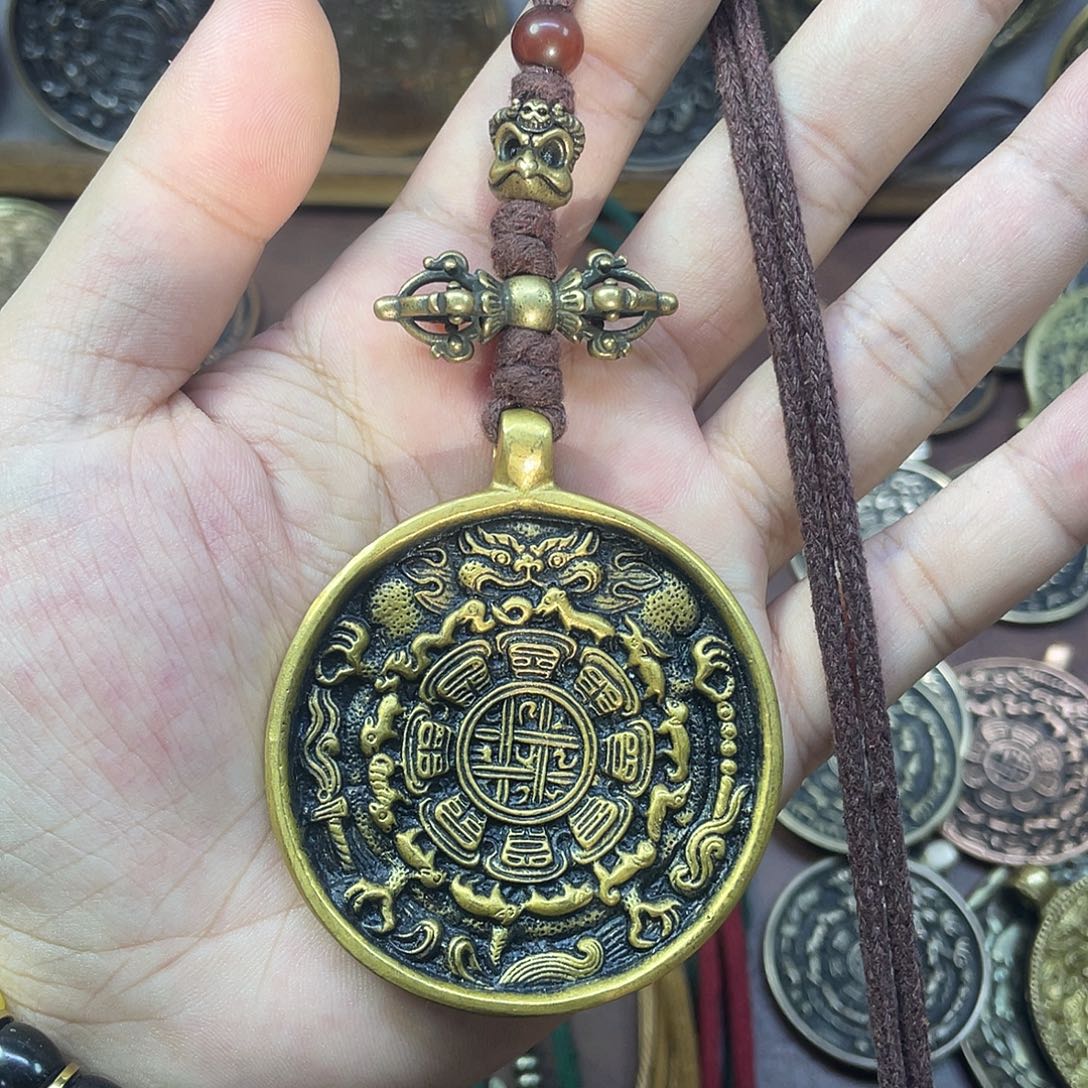 黄铜火焰熊九宫八卦牌脖挂